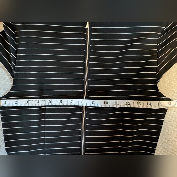 VENUS Striped Black/White Dress Sz. 8 - Picture 6 of 7